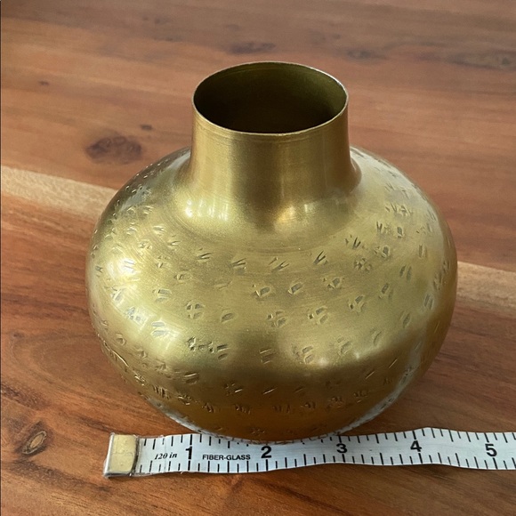Brass hammered vase vintage vibes brushed gold patterned home decor boho modern - Picture 6 of 15